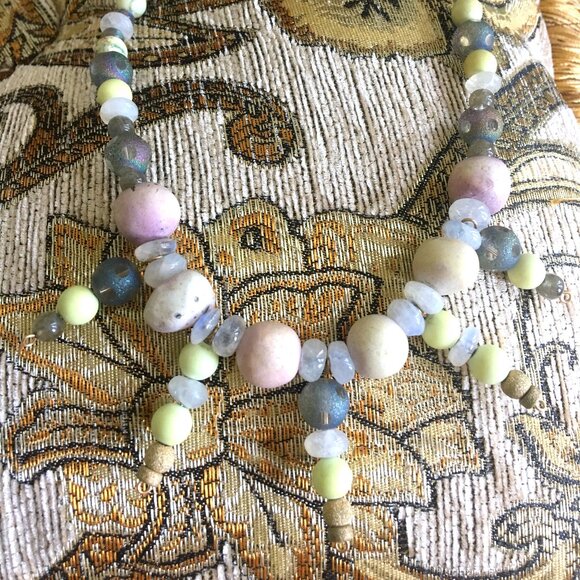 Handmade necklace with lemon chrysoprase, labradorite, moonstone, and goldfill - Picture 4 of 8